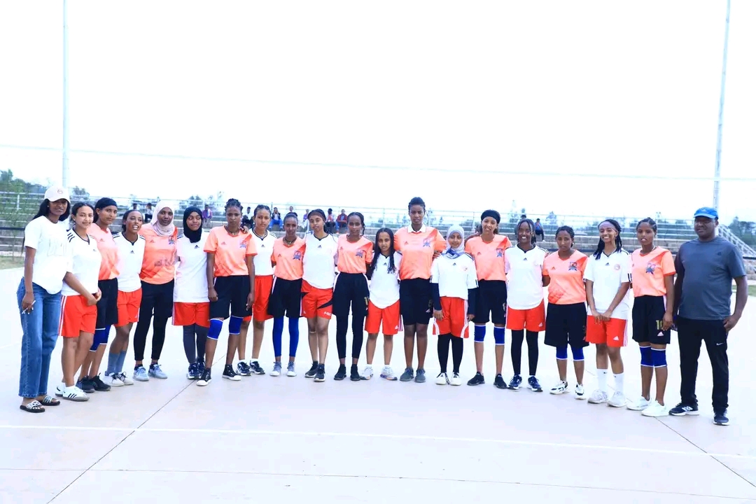 Yuunivarsiitiin Salaalee tapha kubbaa saaphanaa dubartootan meedaaliyaa naasii argate.